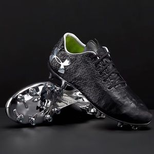 Under Armour MAGNETICO PRO FE black/metallic silver soccer cleats